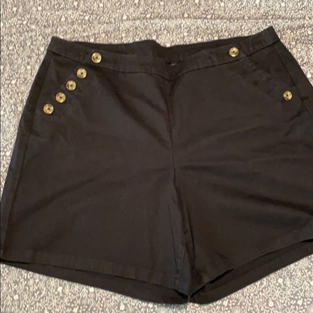 2 pairs of shorts